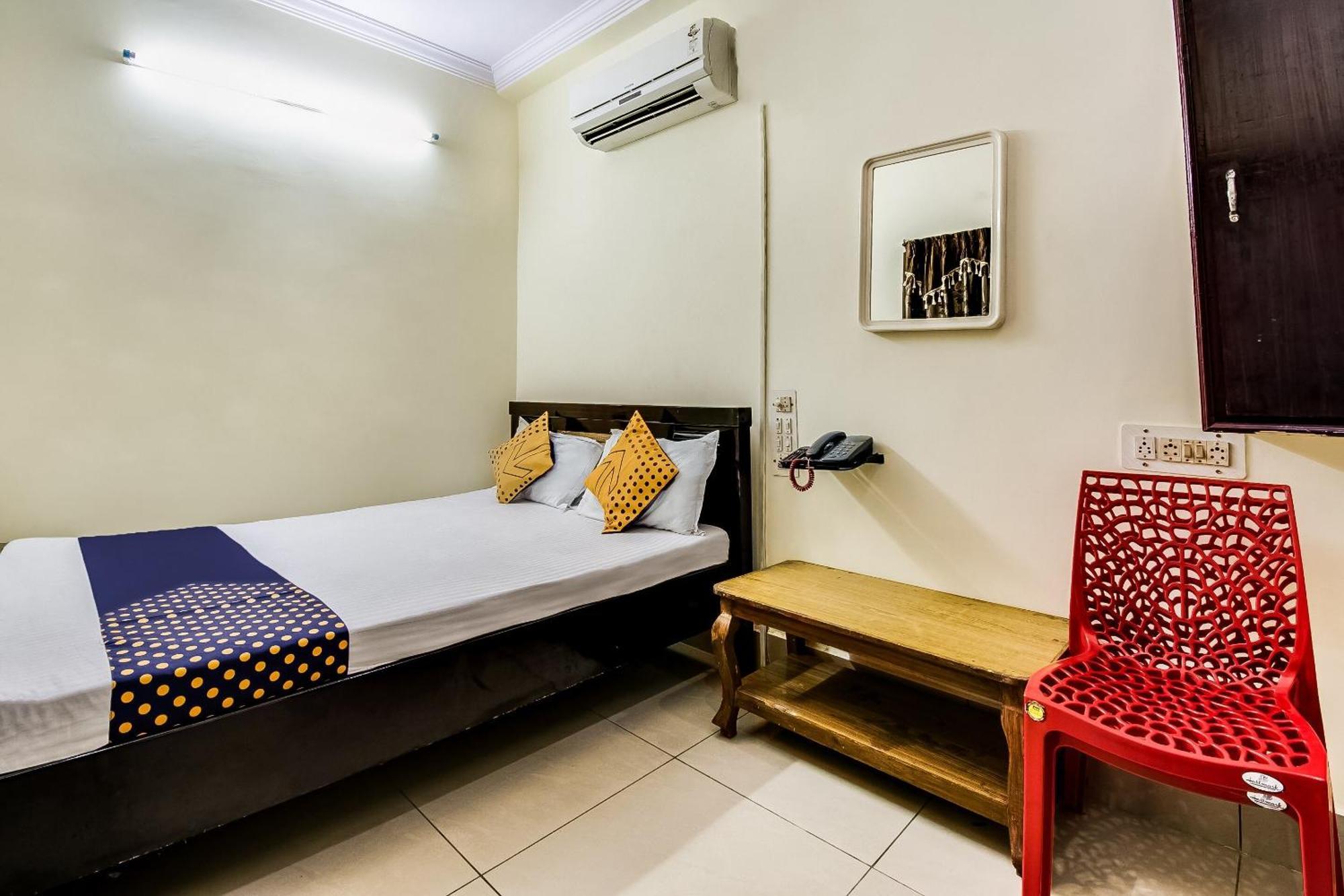 Spot On Sri Surya Lodge Guntur Luaran gambar
