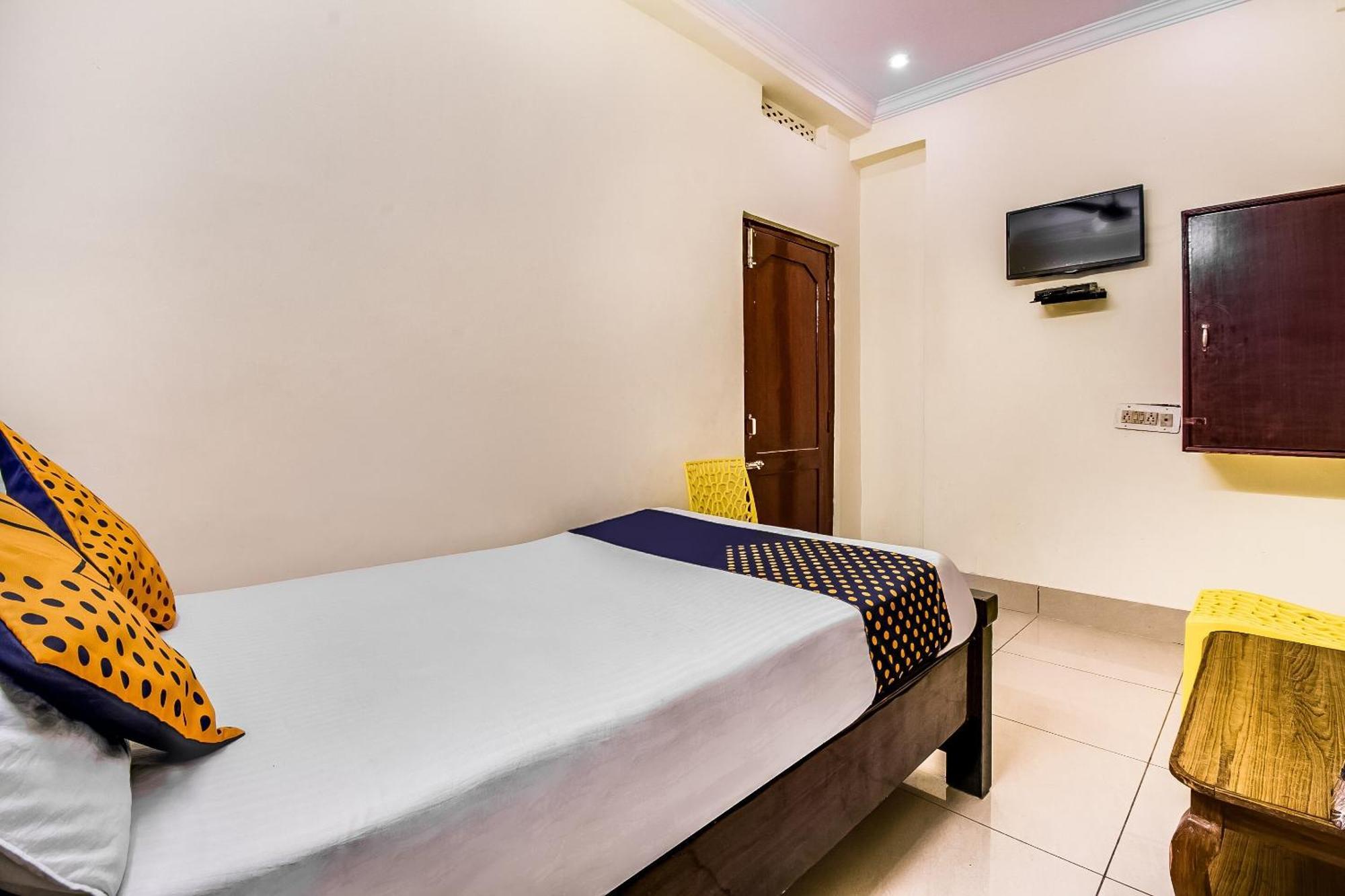 Spot On Sri Surya Lodge Guntur Luaran gambar